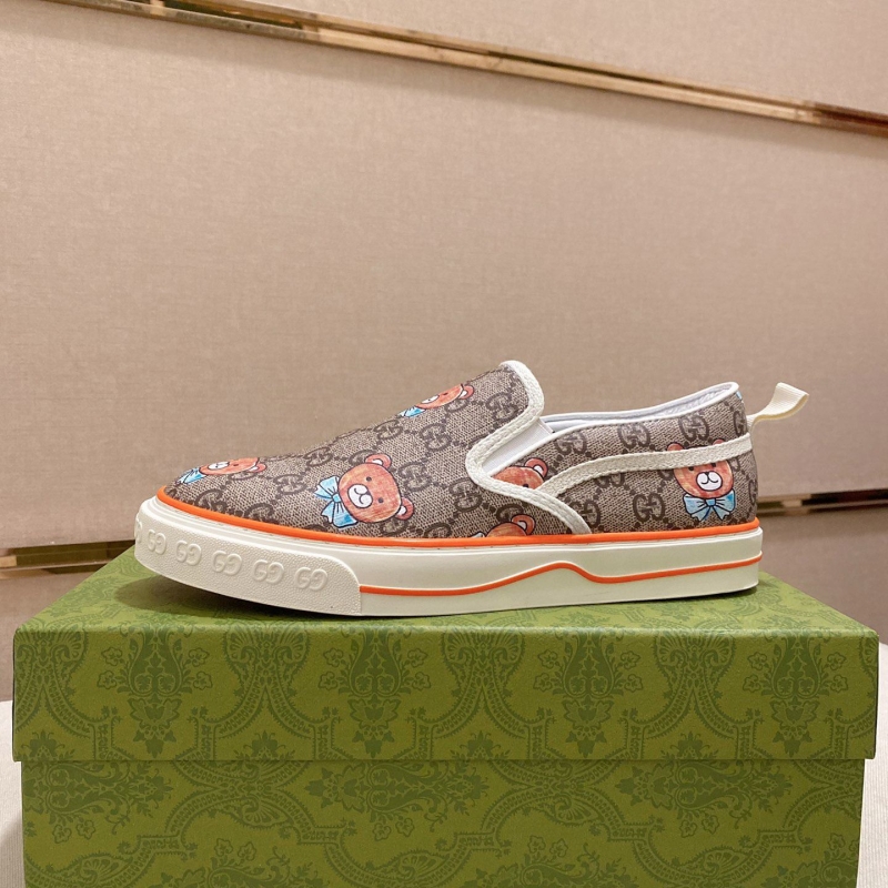 G*u*i casual shoes